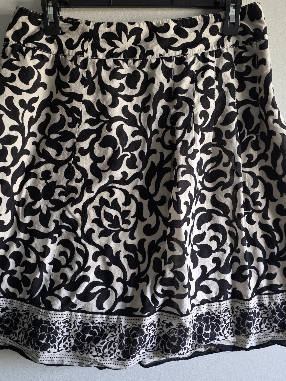 Ann Taylor Women’s Size 6 Black & Cream Floral A-Line Skirt